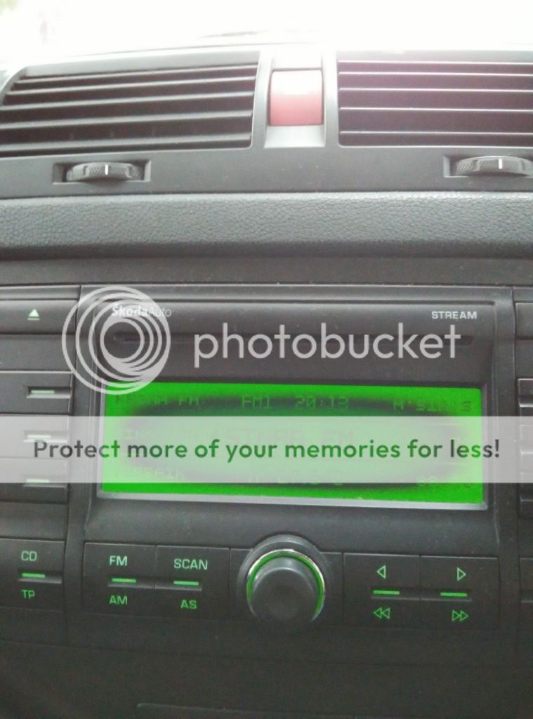 How to fix radio display damage Skoda Combi Audio, Electronics and Security BRISKODA